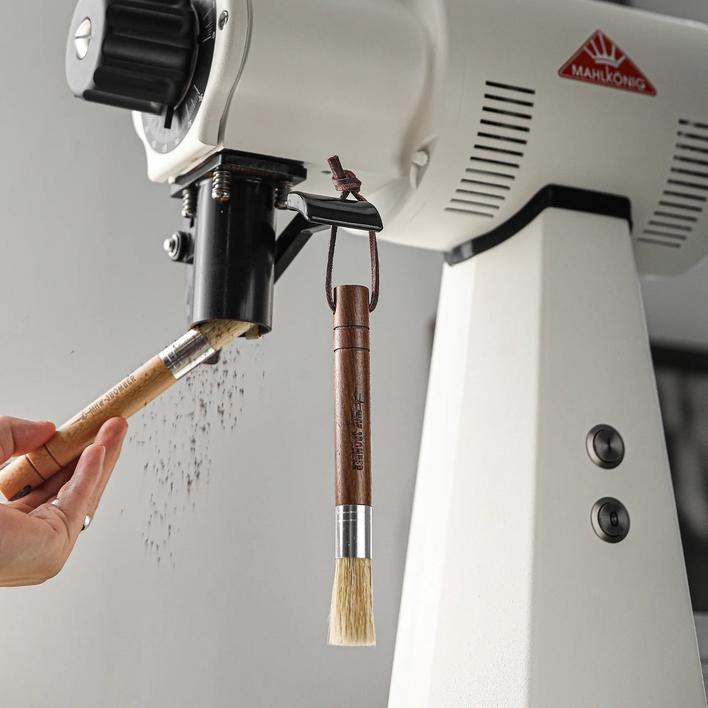 MHW-3BOMBER Četka za čišćenje kave s krilima, cilindrična četka