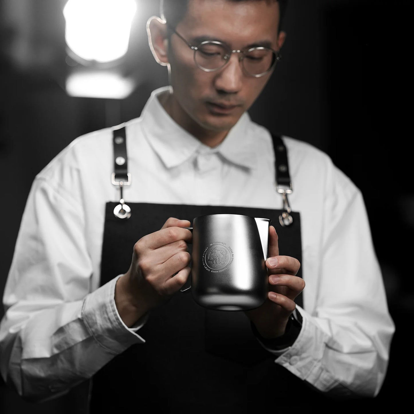 Vrč za mlijeko MHW-3BOMBER FF (Champion Collaboration) – srebrni