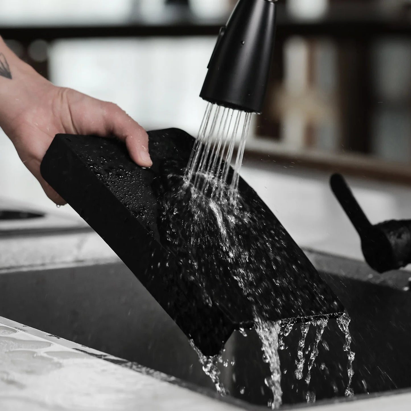 MHW-3BOMBER Silikonska podloga za kavu